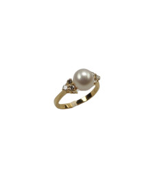 RING IN YELLOW GOLD WITH A BRIGHT WHITE PEARL